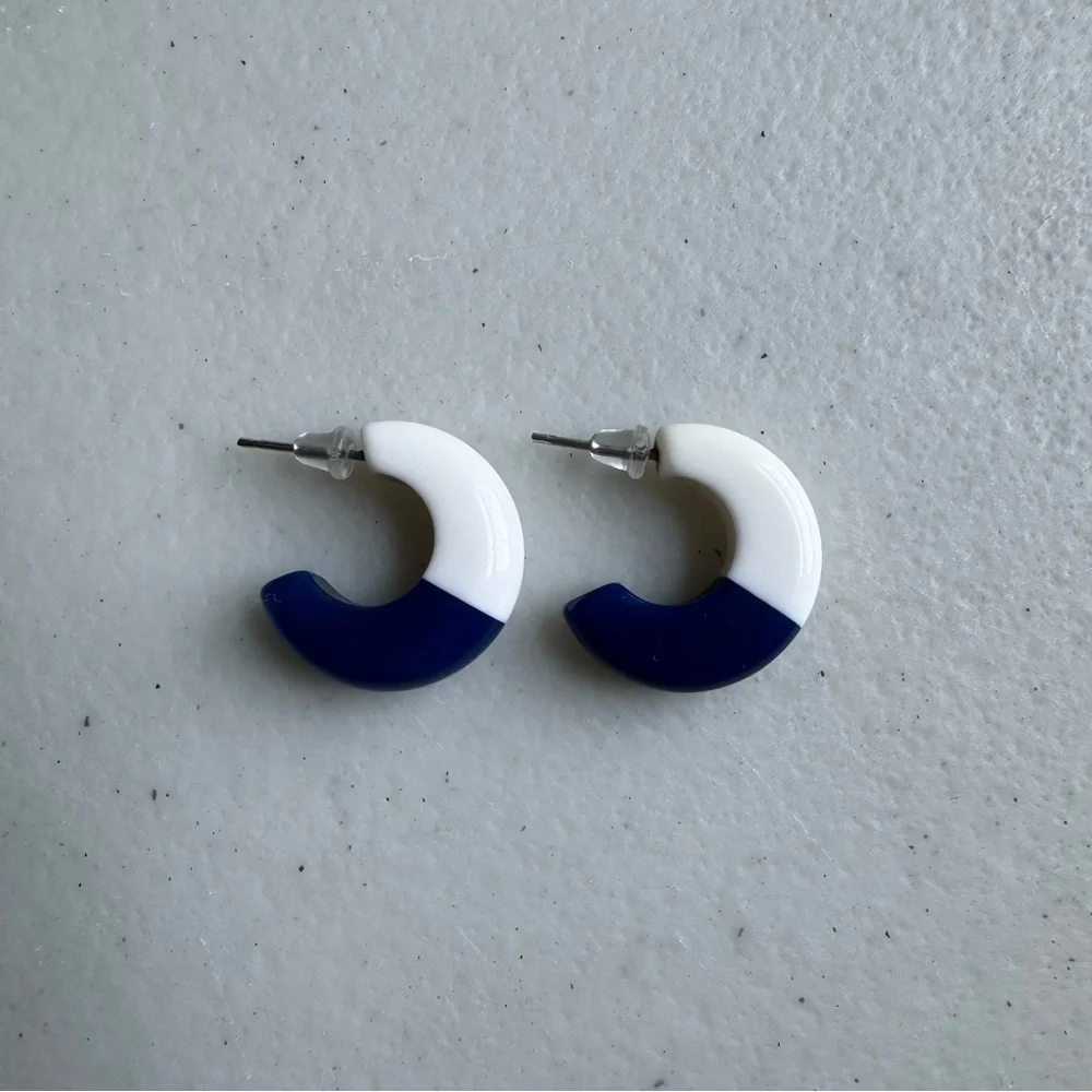 N/A stylish crescent